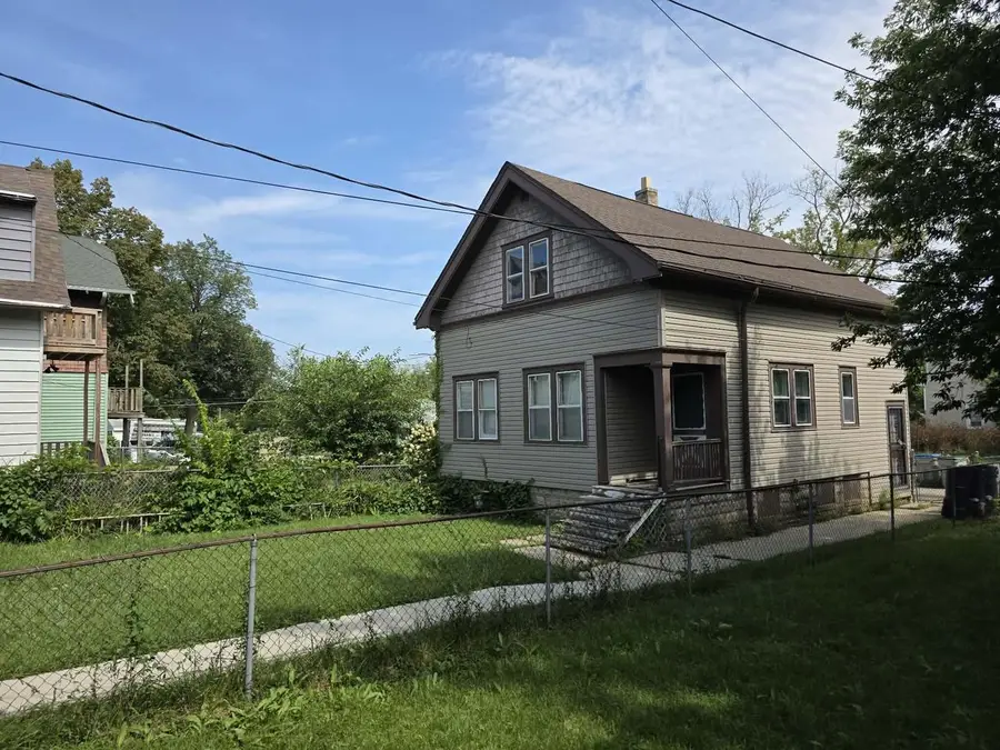 3566 N 11th STREET, Milwaukee, WI 53206 - #3