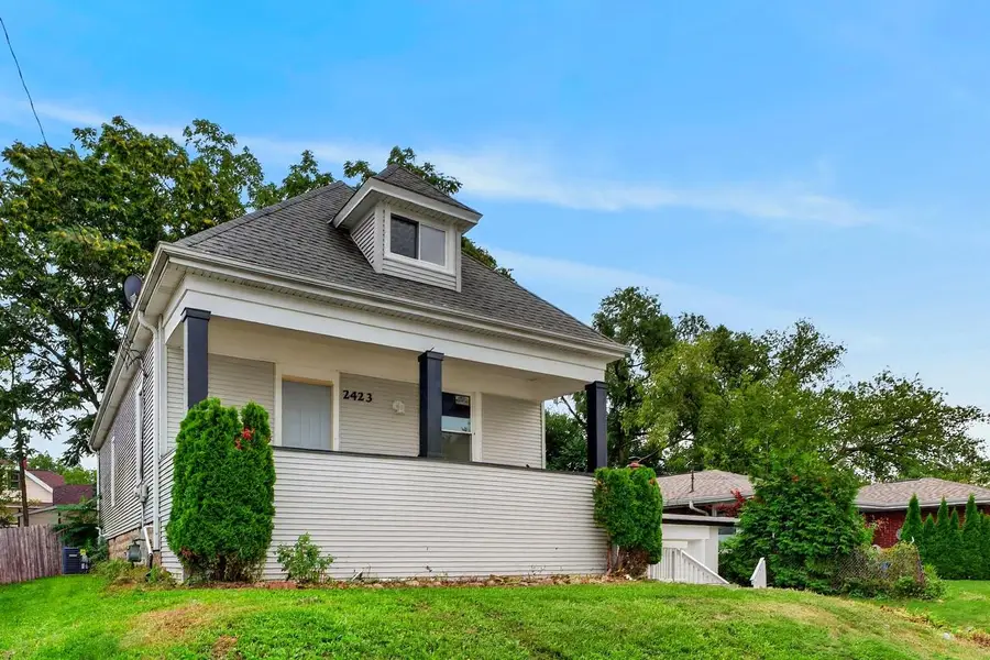 2423 Cleveland PLACE, South Milwaukee, WI 53172 - #2