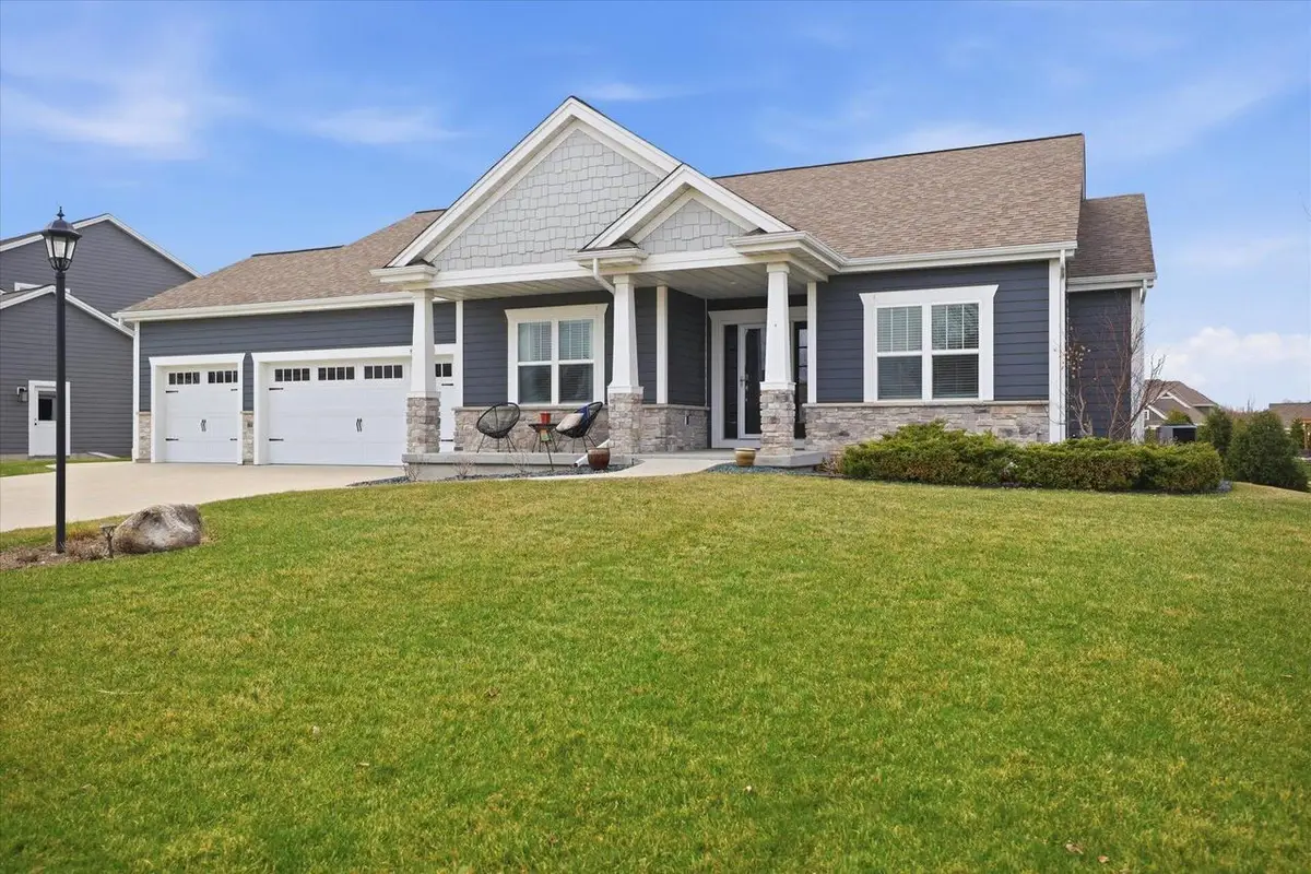 W136N6171 Weyer Farm DRIVE, Menomonee Falls, WI 53051 - #1