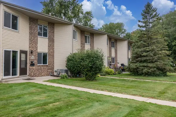W170N11545 Armada DRIVE #21-9, Germantown, WI 53022