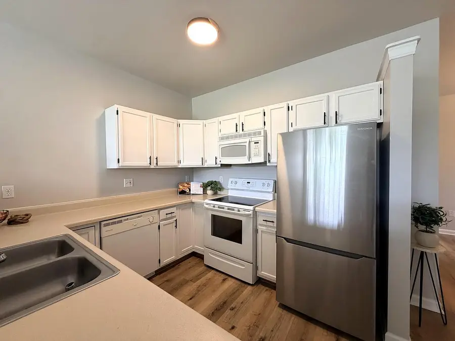 S77W19339 Lakewood DRIVE, Muskego, WI 53150 - #3
