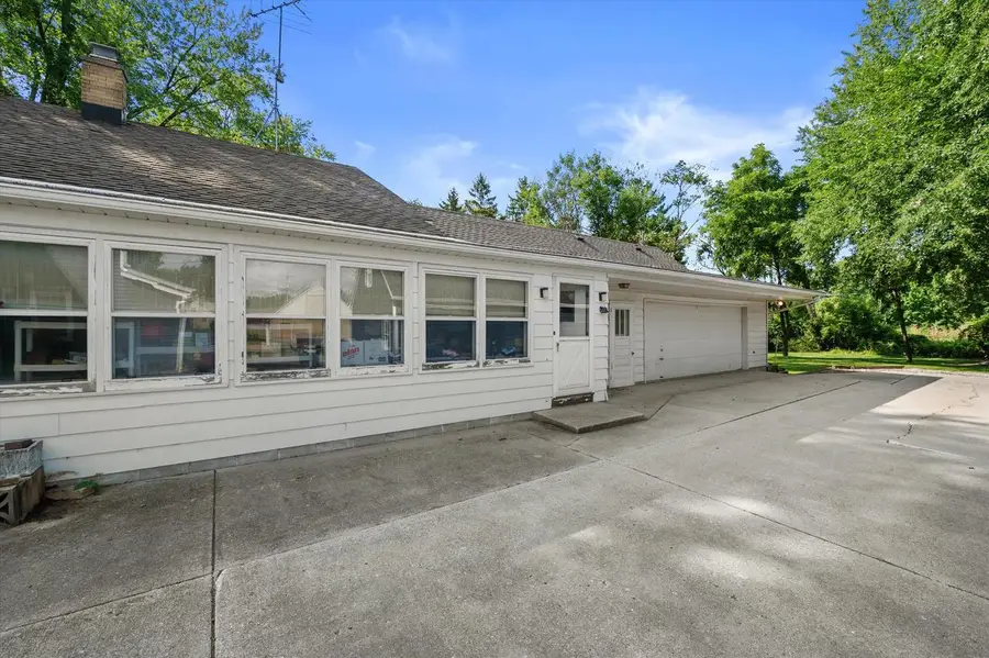 37738 Valley ROAD, Summit, WI 53066 - #3