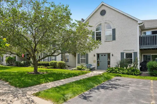 N25W24069 River Park DRIVE #6, Pewaukee, WI 53072