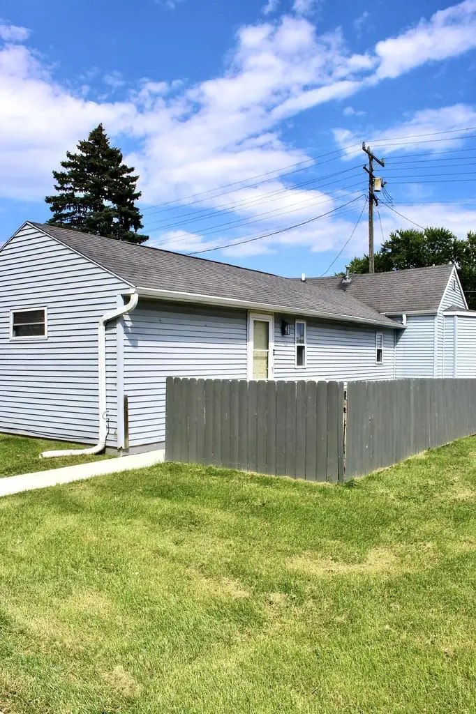 930 N Memorial DRIVE, Racine, WI 53404 - #3