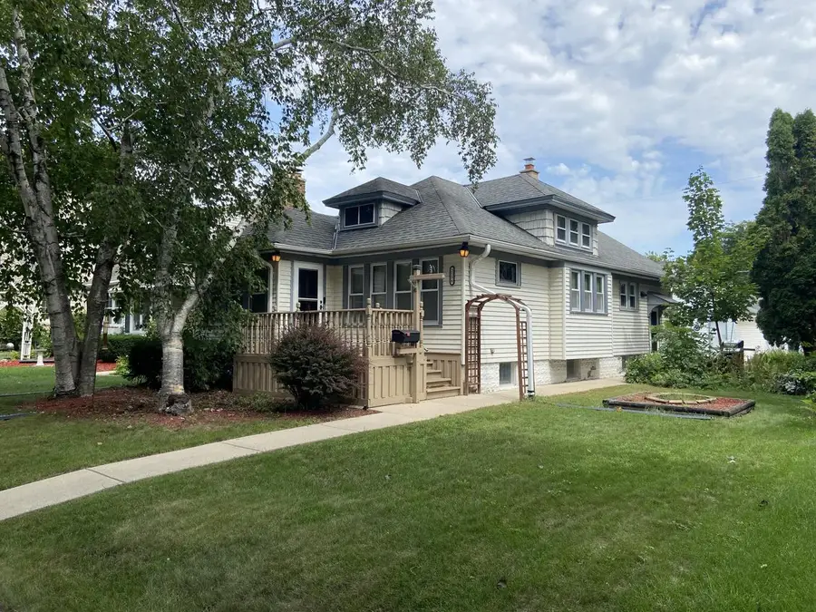 2156 S Livingston TERRACE, West Allis, WI 53219 - #2