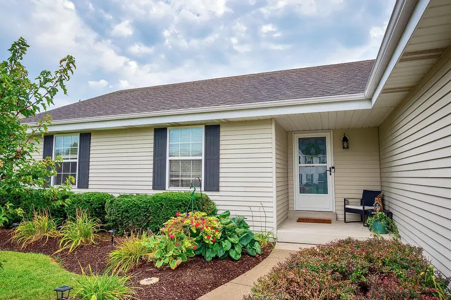 4011 W Whispering Ridge PASS, Franklin, WI 53132 - #3