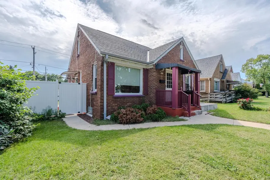 3221 W Oklahoma AVENUE, Milwaukee, WI 53215 - #3