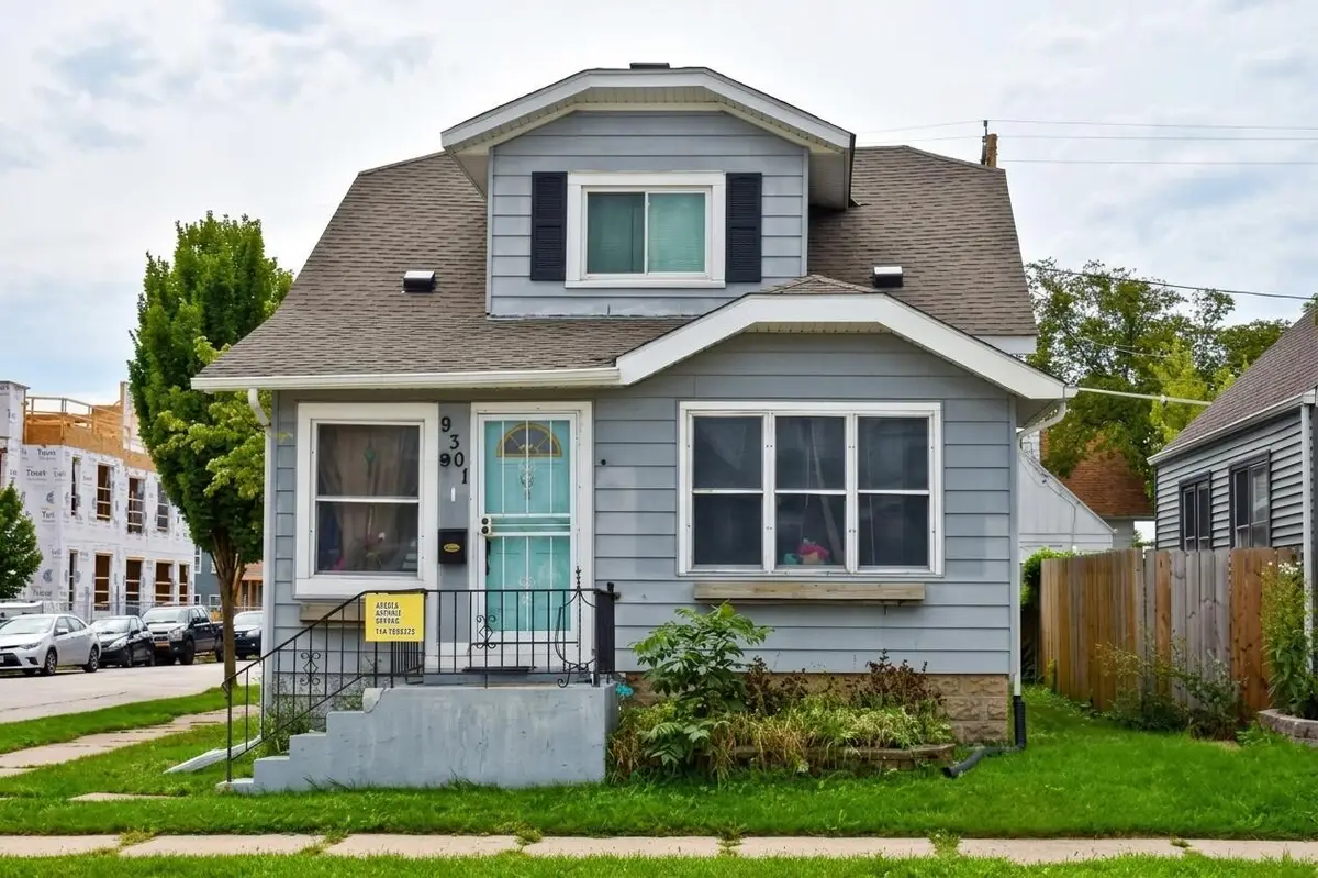 9301 W Greenfield AVENUE, West Allis, WI 53214 - #1