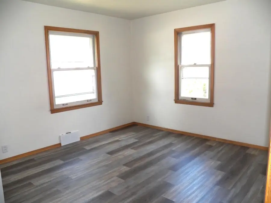 3807 MacArthur DRIVE, Manitowoc, WI 54220 - #3