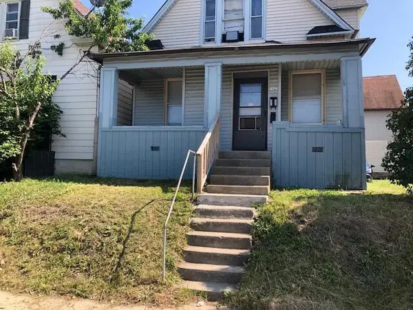 3925 W Greenfield AVENUE, Milwaukee, WI 53215
