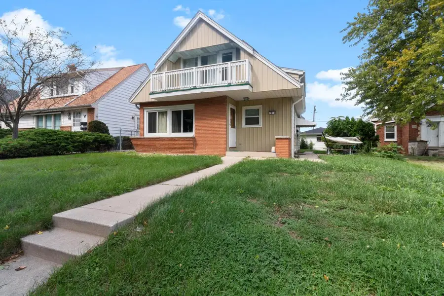 7810 W Howard AVENUE, Milwaukee, WI 53220 - #2
