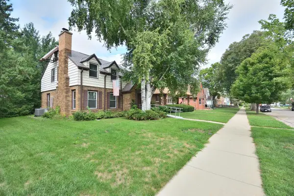 3715 N 40th STREET, Milwaukee, WI 53216