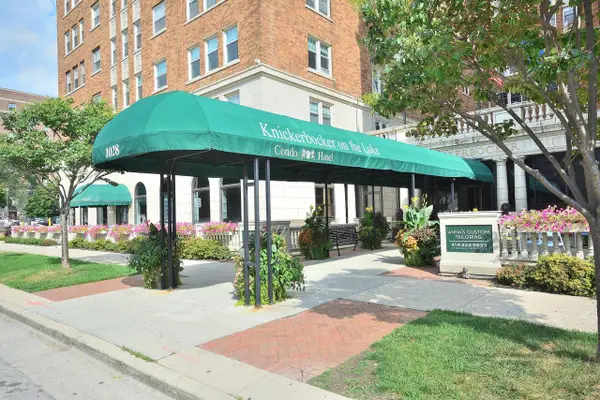 1028 E Juneau AVENUE #412, Milwaukee, WI 53202