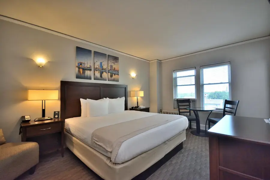 1028 E Juneau AVENUE #412, Milwaukee, WI 53202 - #2