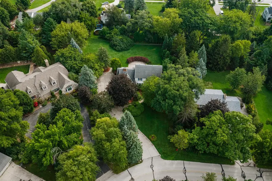 2400 Cedar DRIVE, Brookfield, WI 53045 - #2
