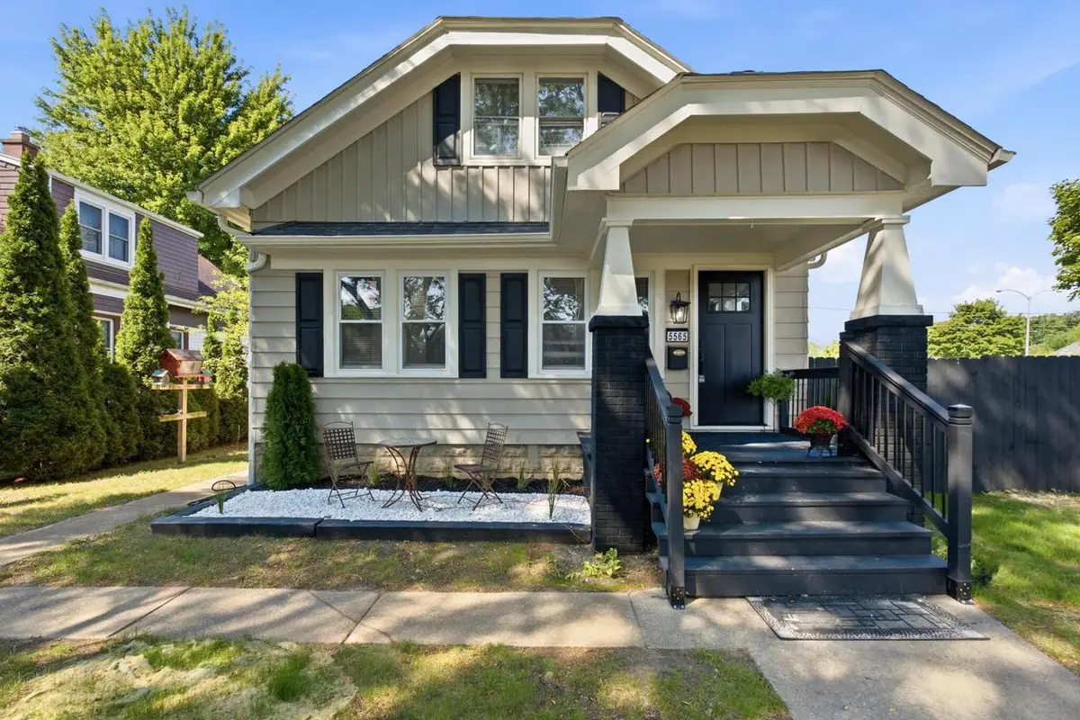 5565 N 32nd STREET, Milwaukee, WI 53209 - #1