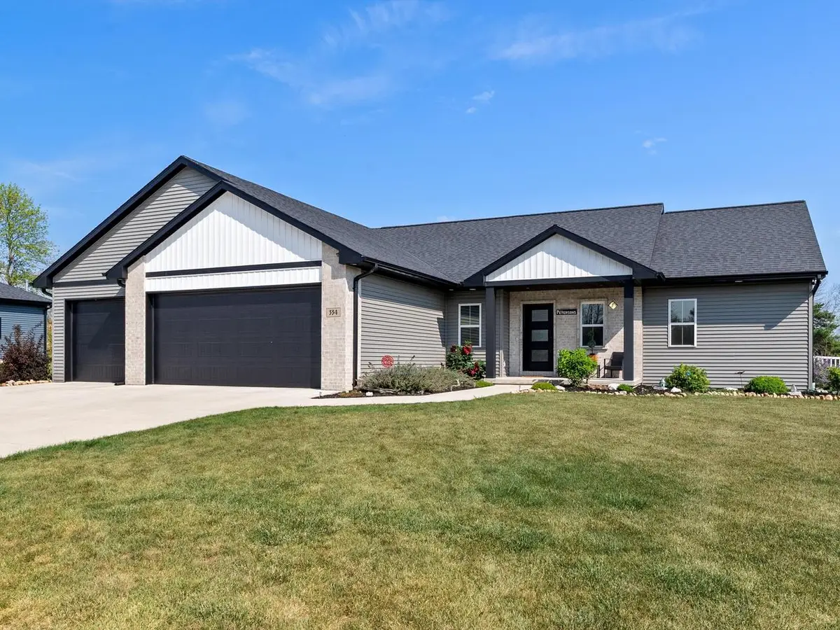 334 Lake Breeze WAY, Two Rivers, WI 54241 - #1