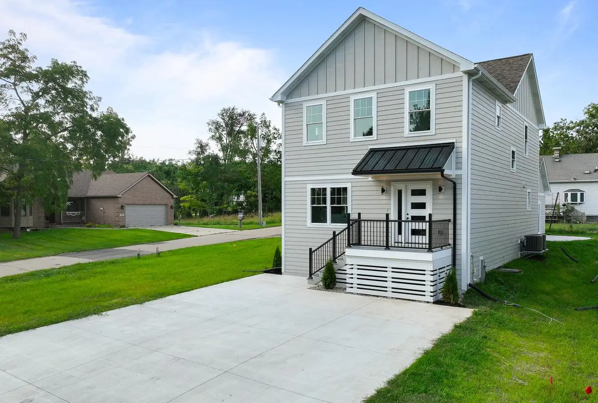 W3824 Lakeview DRIVE, Lake Geneva, WI 53147 - #1