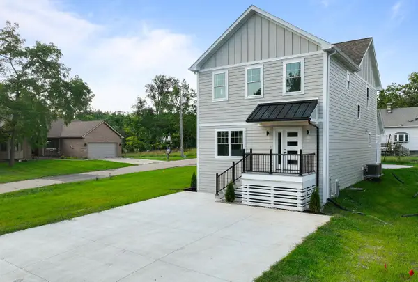 W3824 Lakeview DRIVE, Lake Geneva, WI 53147