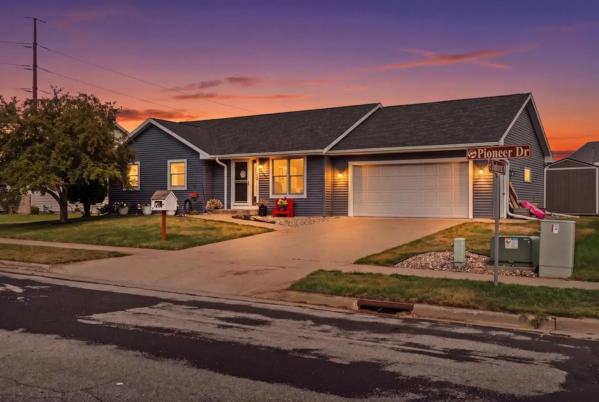 603 Pioneer DRIVE, Holmen, WI 54636 - #1