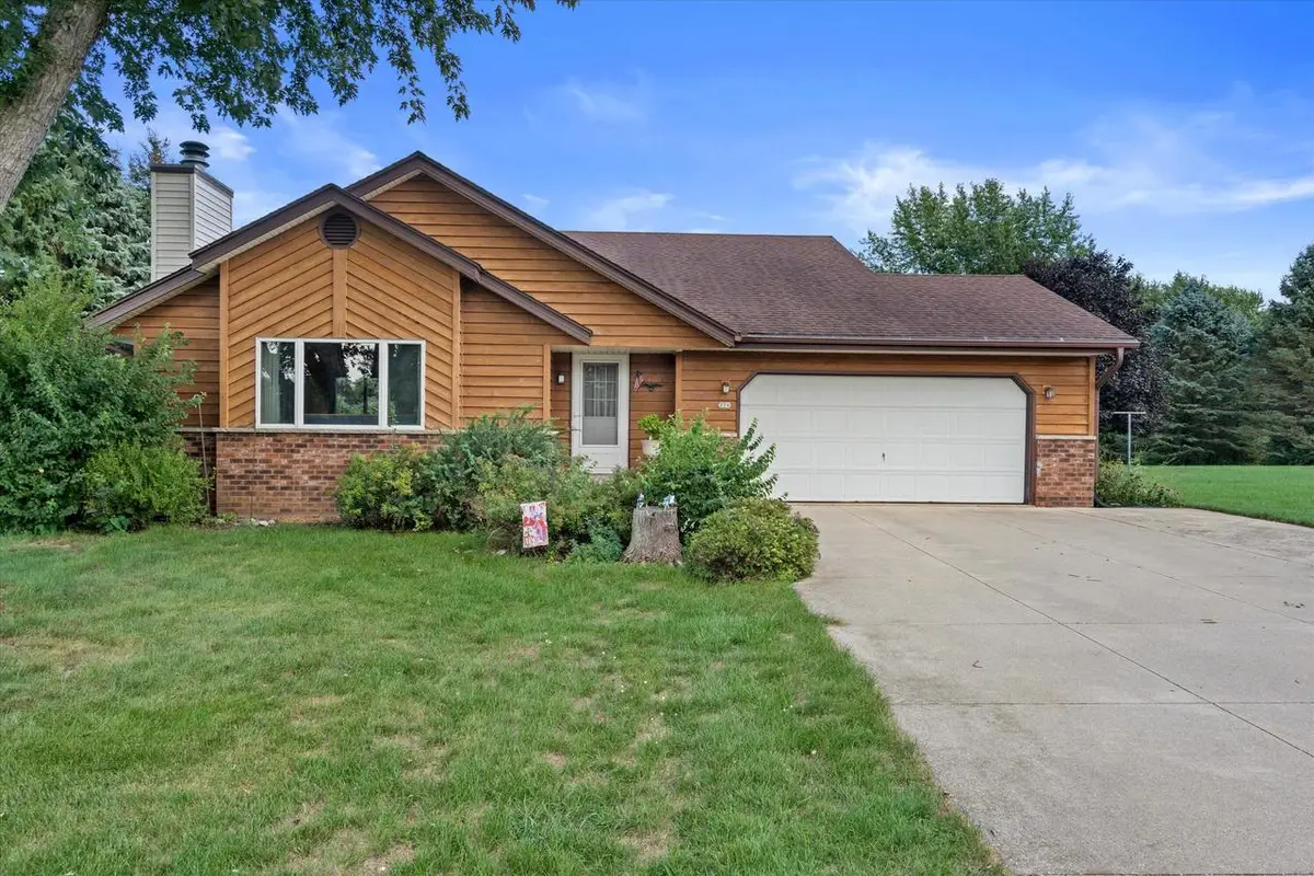 226 Corby DRIVE, North Prairie, WI 53153 - #1