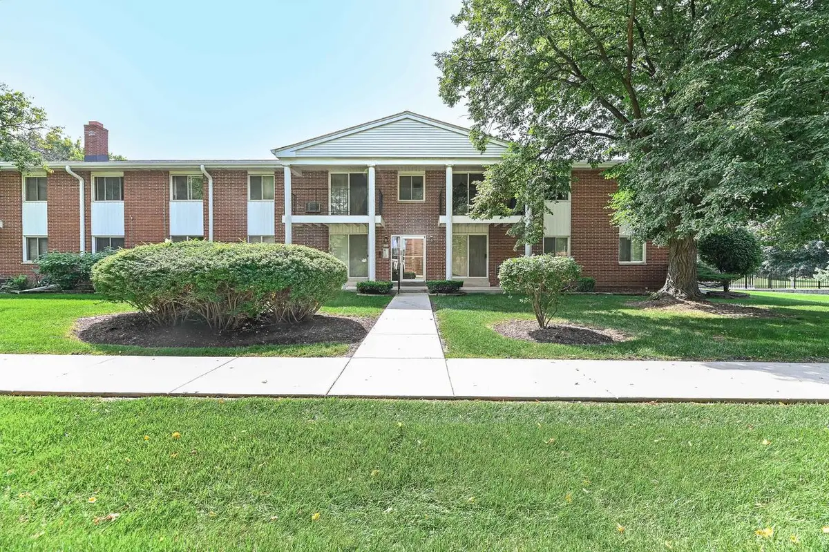 6183 W Howard AVENUE #9, Greenfield, WI 53220 - #1