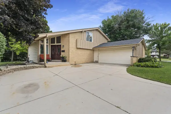 6074 Thornapple LANE, Greendale, WI 53129