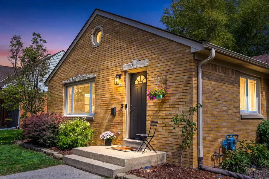 3716 N 97th PLACE, Milwaukee, WI 53222 - #3