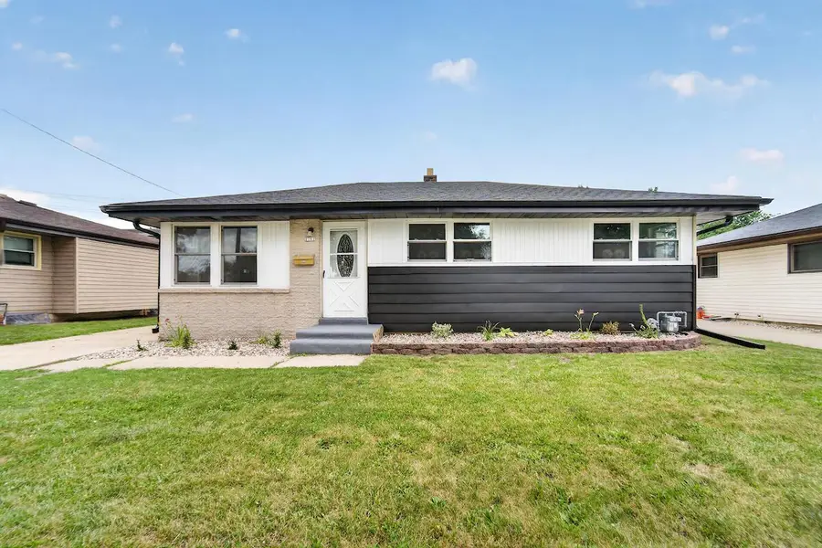 2702 Loraine AVENUE, Racine, WI 53404 - #2