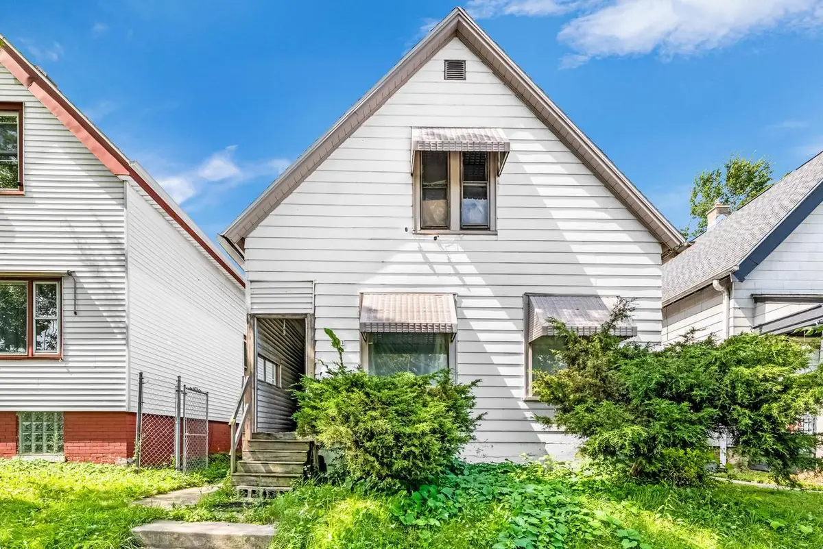 3531 N 8th STREET, Milwaukee, WI 53206 - #1