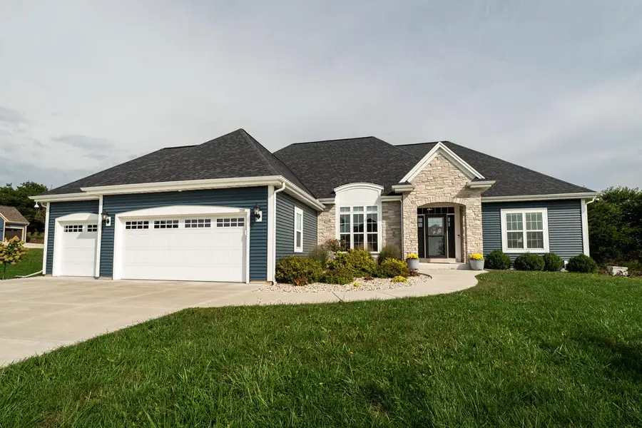 758 Prairie Hill AVENUE, Mukwonago, WI 53149 - #2