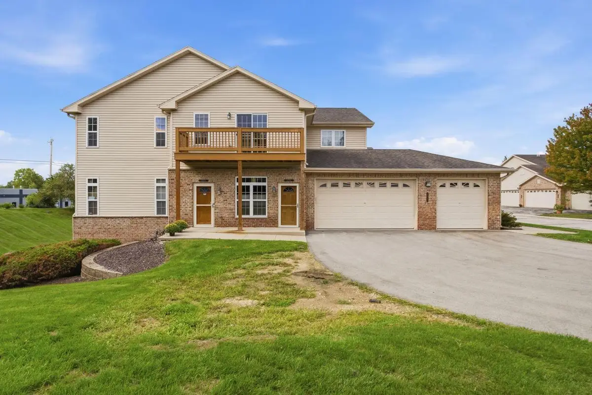 17741 W Jacobs DRIVE, New Berlin, WI 53146 - #1