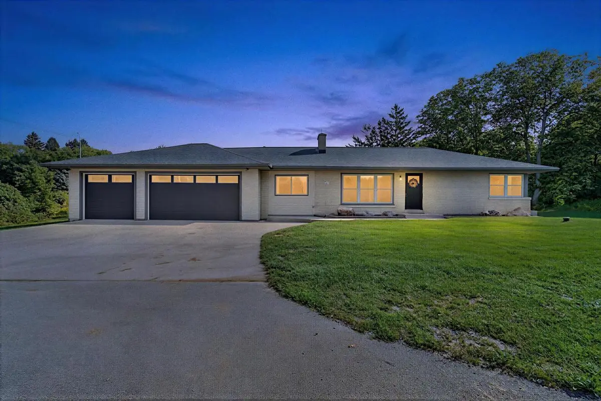 W164N11974 Fond du Lac AVENUE, Germantown, WI 53022 - #1
