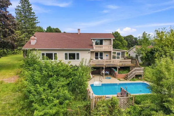 7475 Brookhaven DRIVE, West Bend, WI 53090