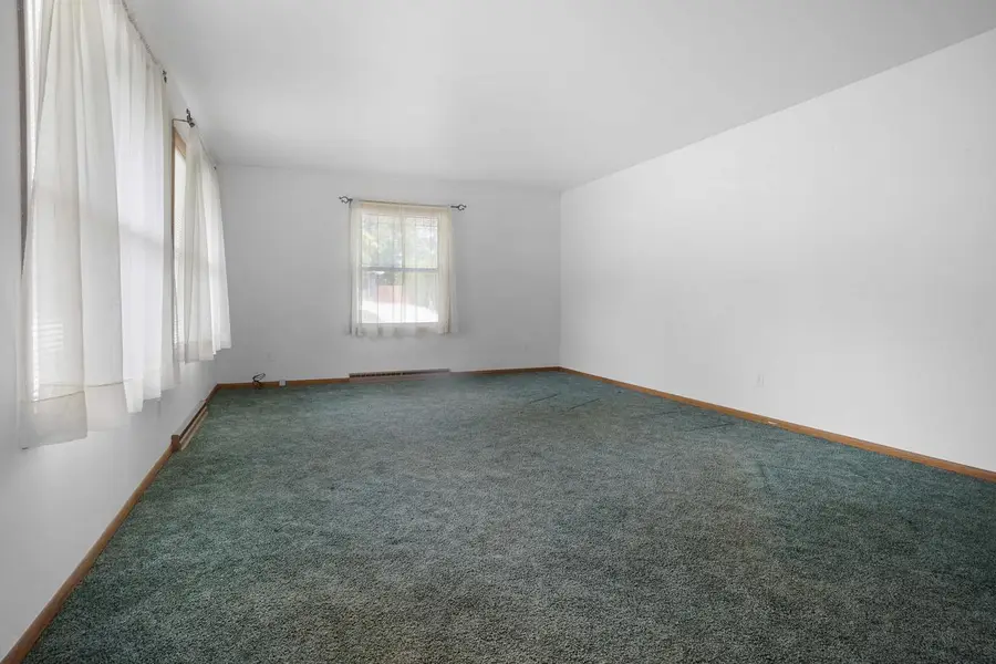 229 Bittersweet DRIVE, West Bend, WI 53095 - #3