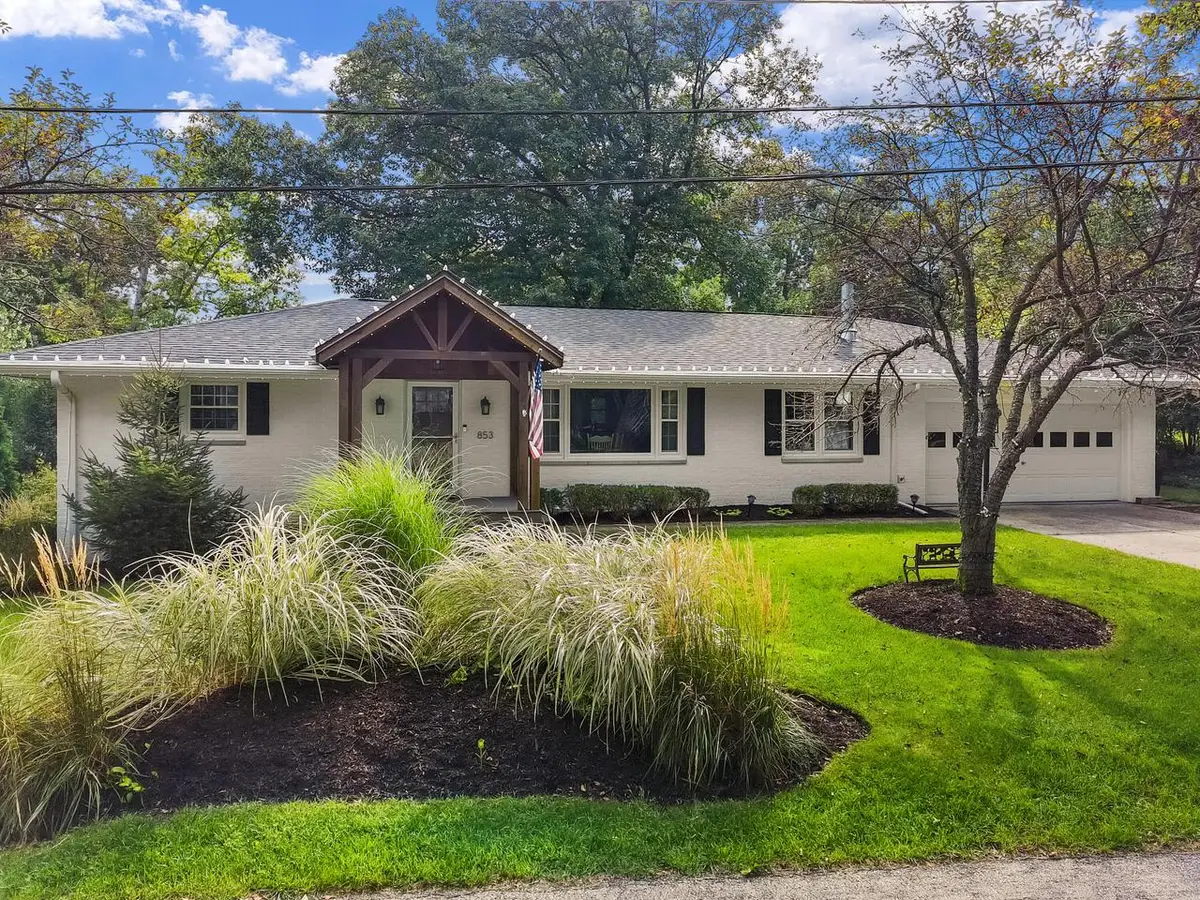 853 Van Slyke DRIVE, Fontana, WI 53125 - #1