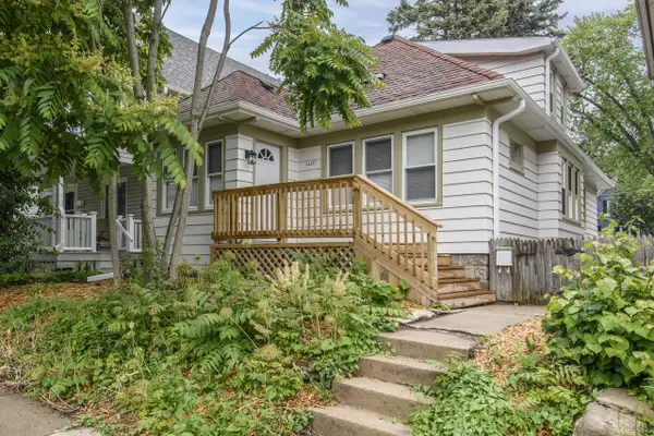 3226 N Newhall STREET, Milwaukee, WI 53211