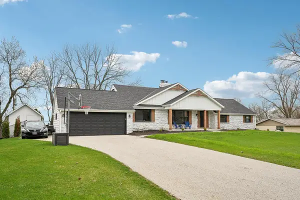 W305N5280 Gail LANE, Hartland, WI 53029