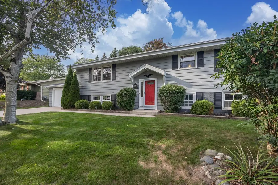 648 Hollybrook LANE, Saukville, WI 53080 - #2