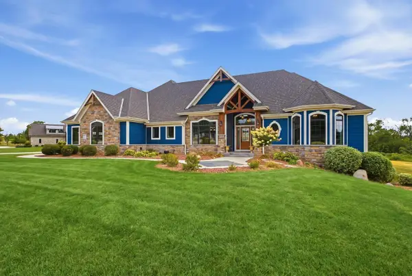 W336S721 Four Seasons ROAD, Oconomowoc, WI 53066