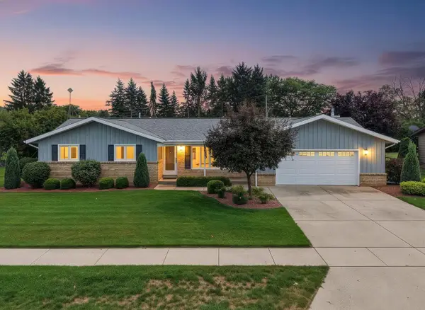 1817 Sharon LANE, Manitowoc, WI 54220