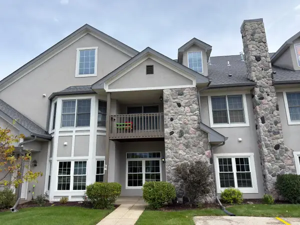 N30W23065 Pineview WAY #4, Pewaukee, WI 53072