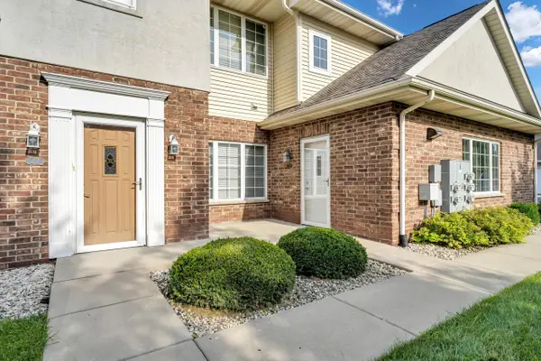 1734 Parkstone TERRACE #74, Mount Pleasant, WI 53406