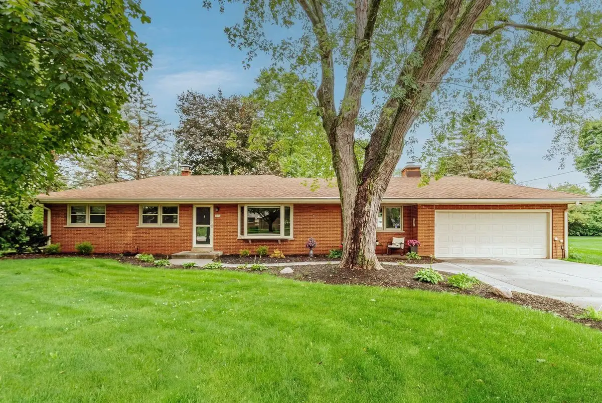 4580 N 135th STREET, Brookfield, WI 53005 - #1