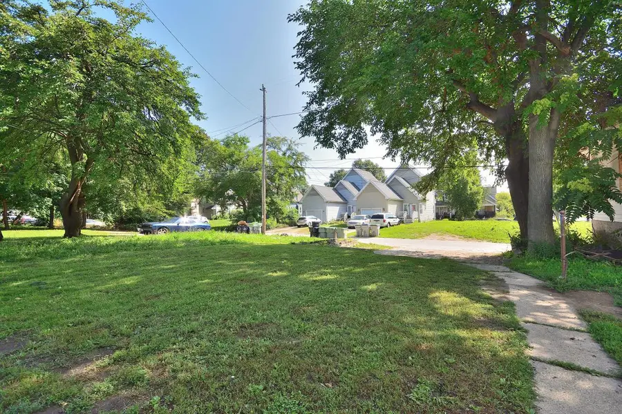 2608 N 37th STREET, Milwaukee, WI 53210 - #3