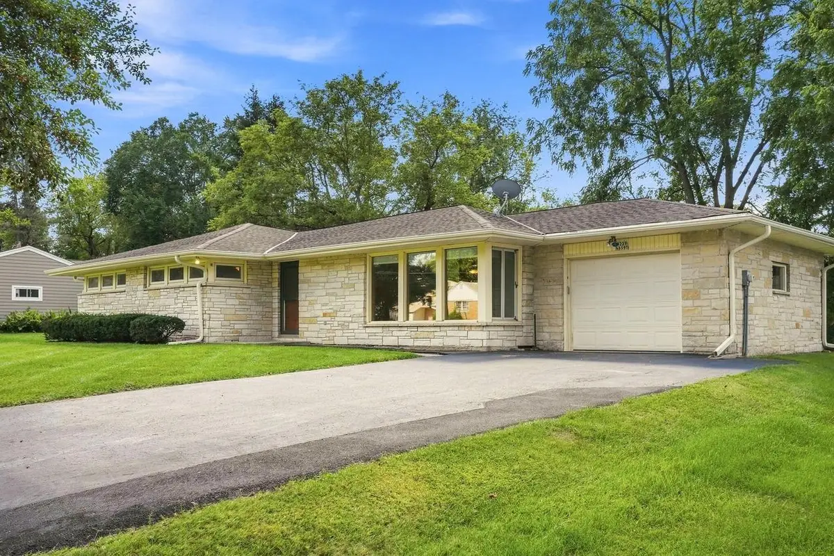 W237N6597 Orchard DRIVE, Sussex, WI 53089 - #1