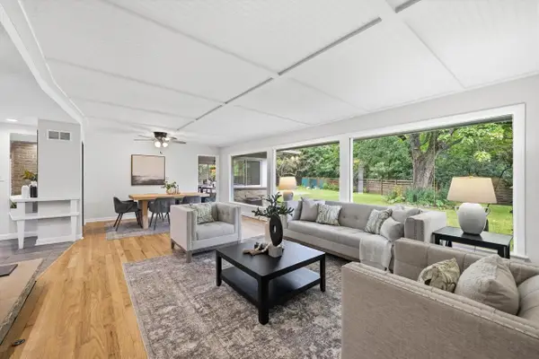 9210 N Pelham PARKWAY, Bayside, WI 53217