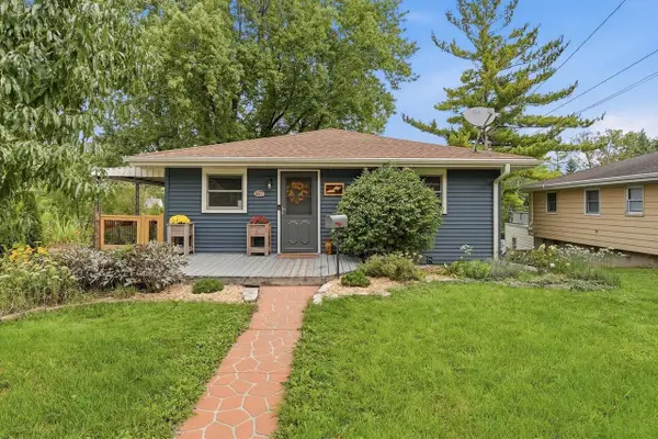 357 E Wisconsin AVENUE, Pewaukee, WI 53072