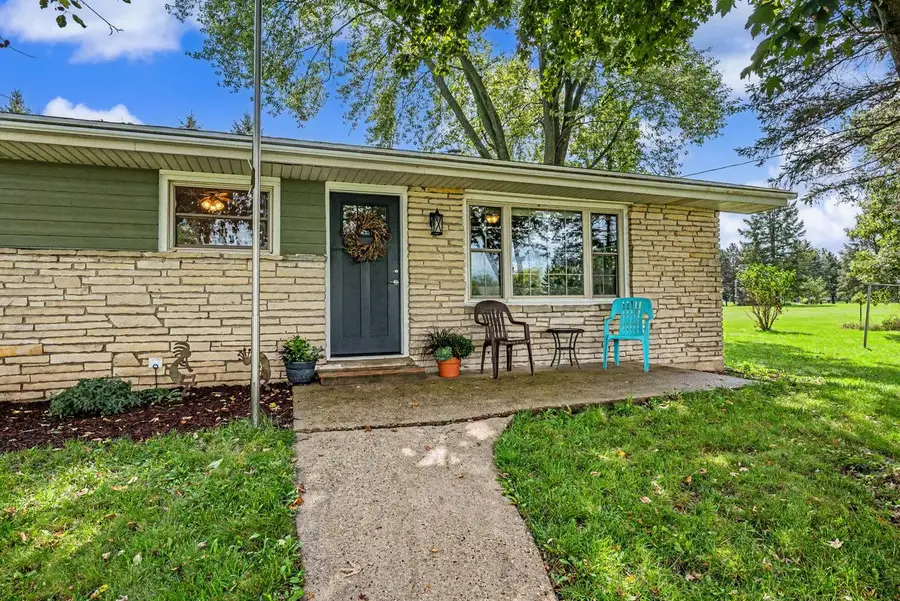 W975 COUNTY ROAD L, East Troy, WI 53120 - #2