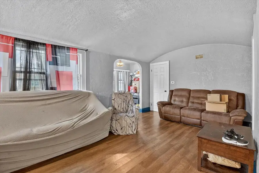 4186 N 15th STREET, Milwaukee, WI 53209 - #3